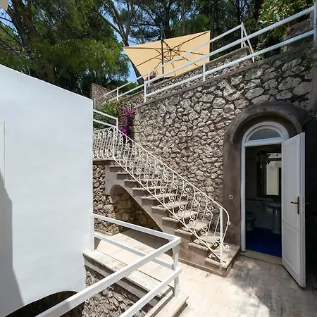 House Rosa Blu קאפרי